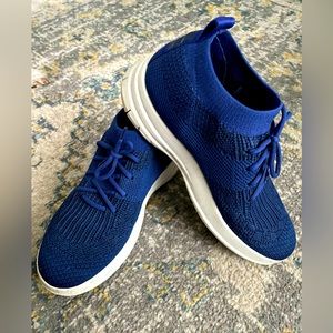 Fit Flop Blue  Multiknit Sneakers.  Size 6